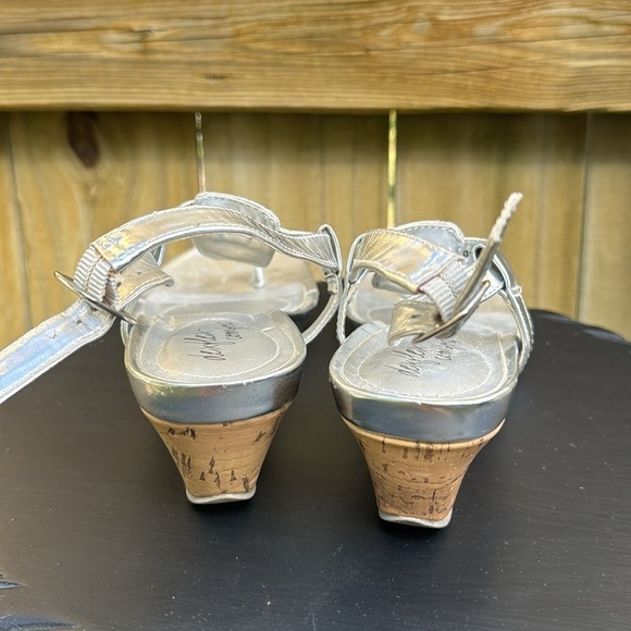 DexFlex comfort silver bling wedge sandals, size 8 - Picture 4 of 5